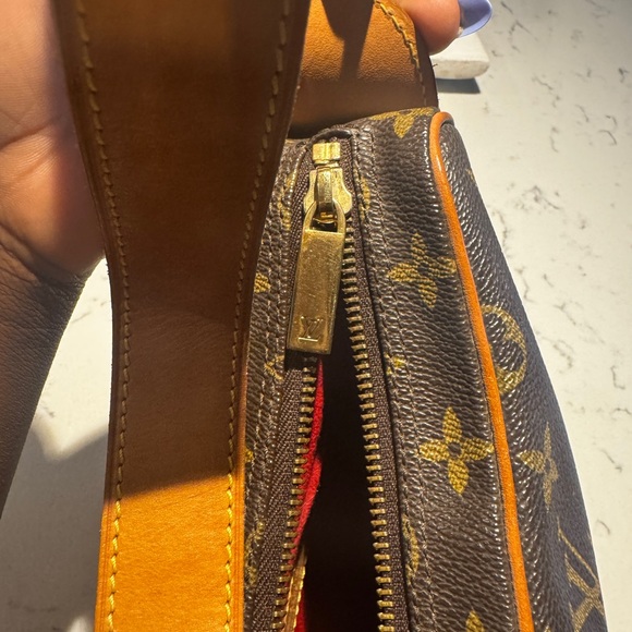 Louis Vuitton Croissant MM Bag - Picture 8 of 11